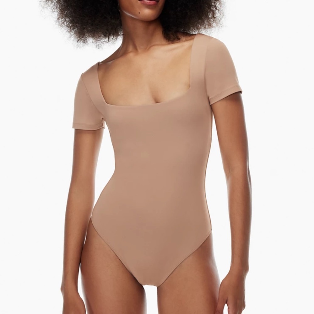 Aritzia Babaton contour bodysuit